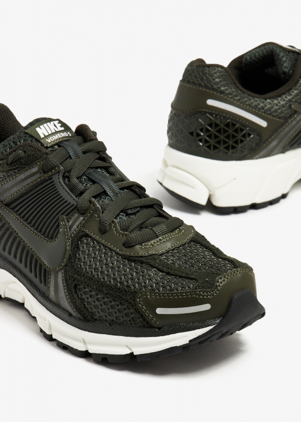 Nike zoom vomero 5 deals sp black
