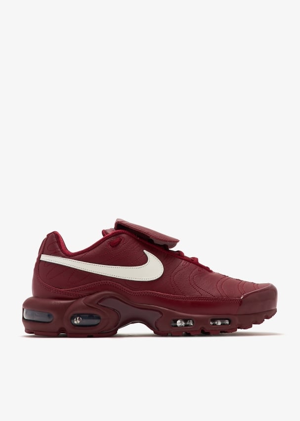 Shop Nike Shoes for Men in UAE Level Shoes
