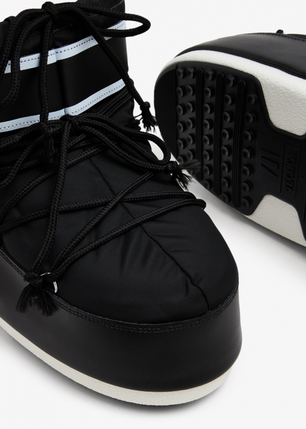 35 000 nike deals moon boots
