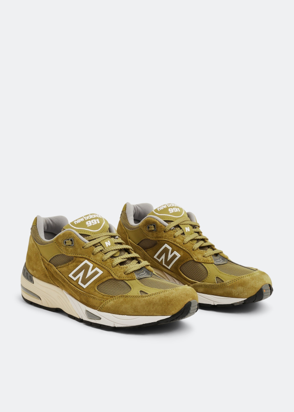 New Balance MADE in UK 991 sneakers for Men - Green in UAE | Level