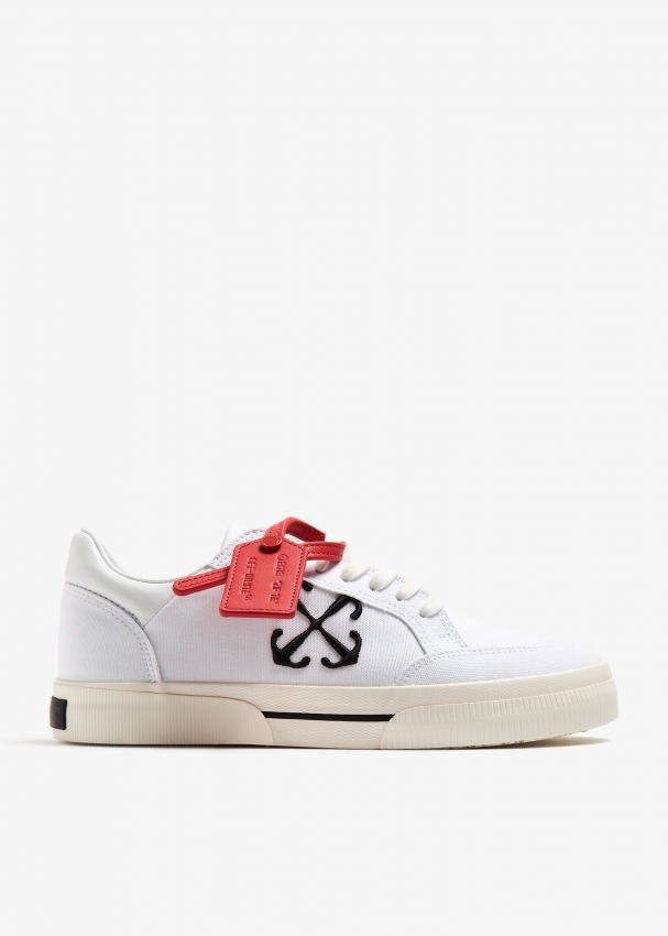 Carlos deals 10 sneakers