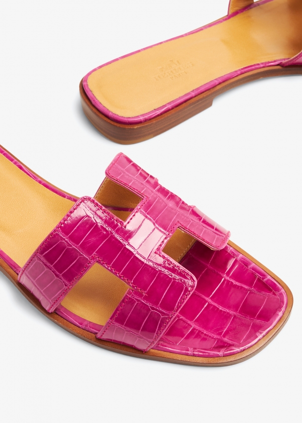 Women's crocodile cut-out sandal in pink