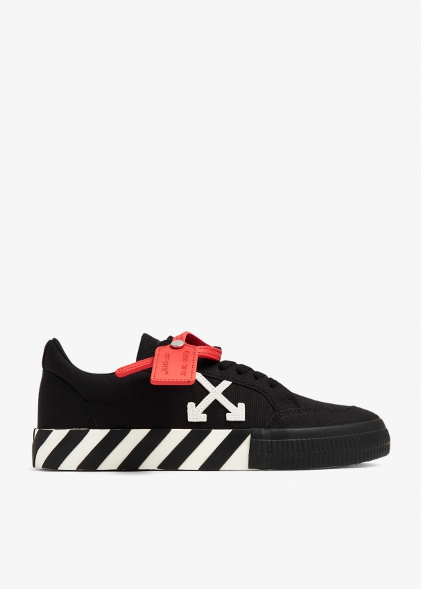 Off-White Low Vulcanised sneakers for Women - Black in UAE | Level Shoes