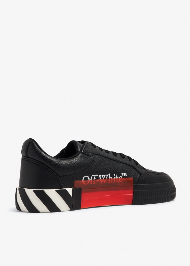 Off-White Low Vulcanised sneakers for Women - Black in UAE | Level Shoes
