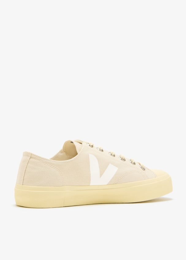 pl0120568a-prewht_6.jpg