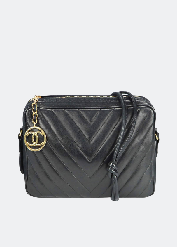 Chanel Pre-Loved Chevron shoulder bag for Women - Black in UAE