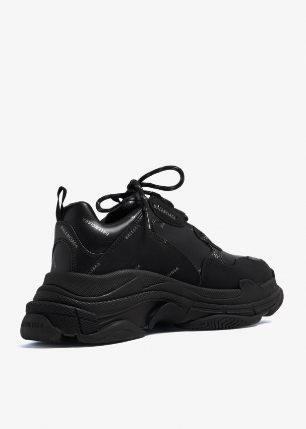 Balenciaga triple s sales black pre distressed