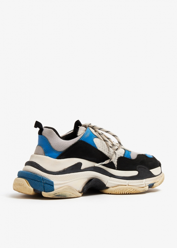 Pre owned balenciaga triple s top