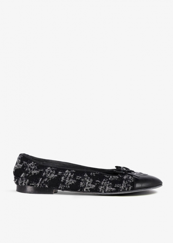 Chanel cc flats deals