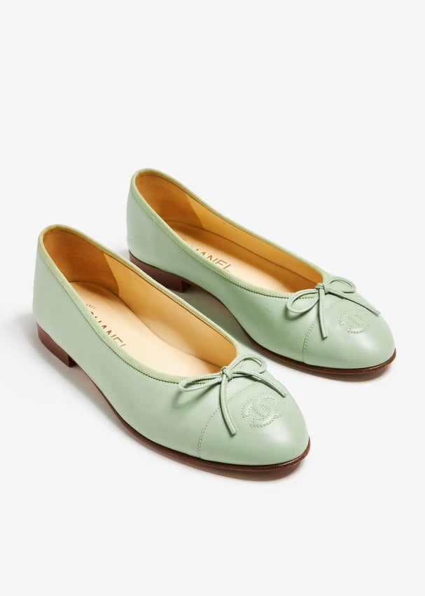 Light green flats store
