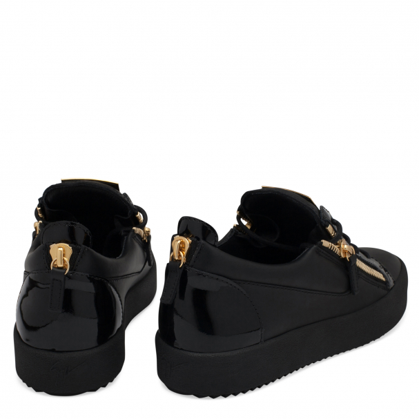 rm6000006-nero_3.jpg