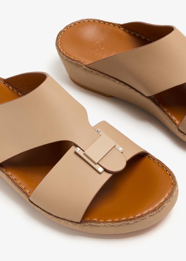 Tan leather sandals deals