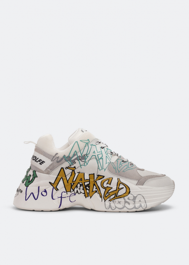 Naked Wolfe titangraffiti - 1