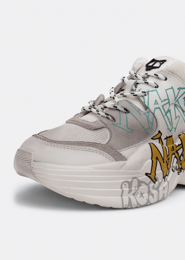 Naked Wolfe titangraffiti