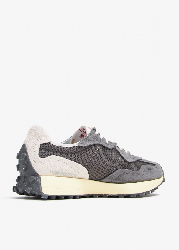 New Balance 327 sneakers for Men - Grey in UAE | Level Shoes