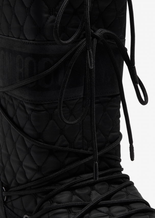 Moon Boot Icon quilted boots for Women - Black in UAE