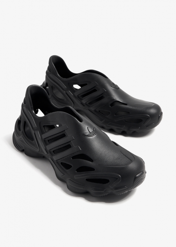 Yeezy hotsell level shoes
