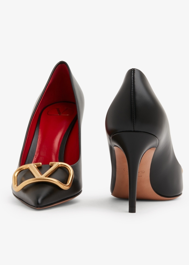vlogo heels