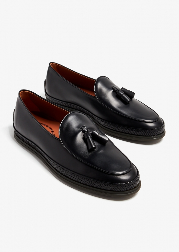 Tod's Leather tassel loafers for Men - Black in UAE | Level Shoes