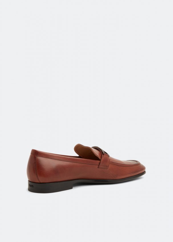 Tod's Chain formal leather loafers for Men - Brown in UAE | Level Shoes