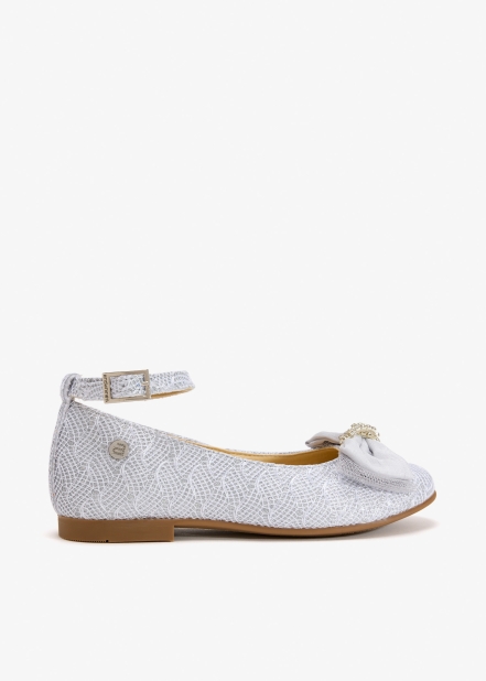 Bow-embellished ballerinas