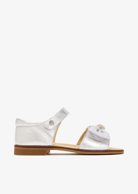 Bow-embellished sandals