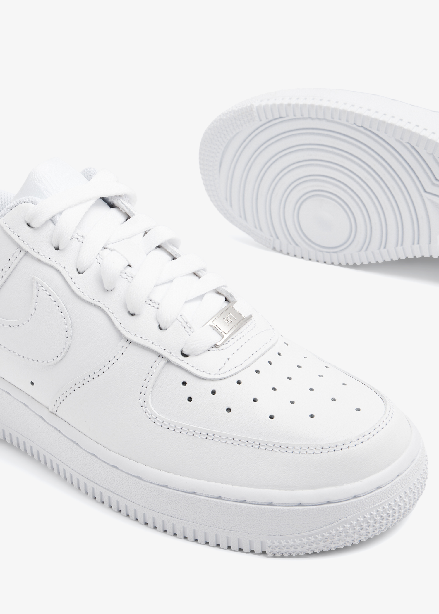 Nike Air Force 1 07 sneakers for Women White in Oman Level Shoes