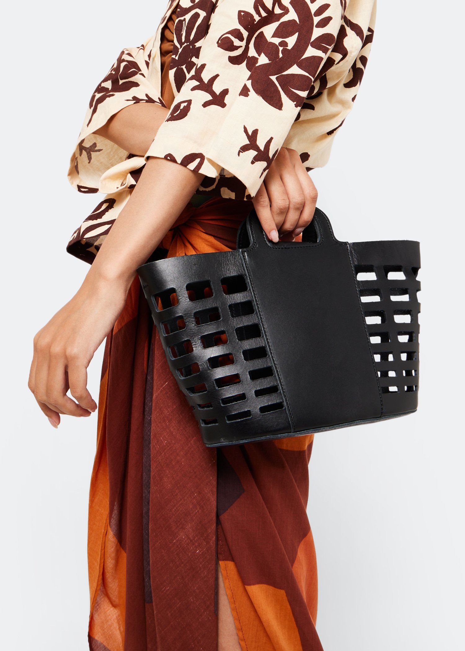

Demijohn small bucket bag, Black