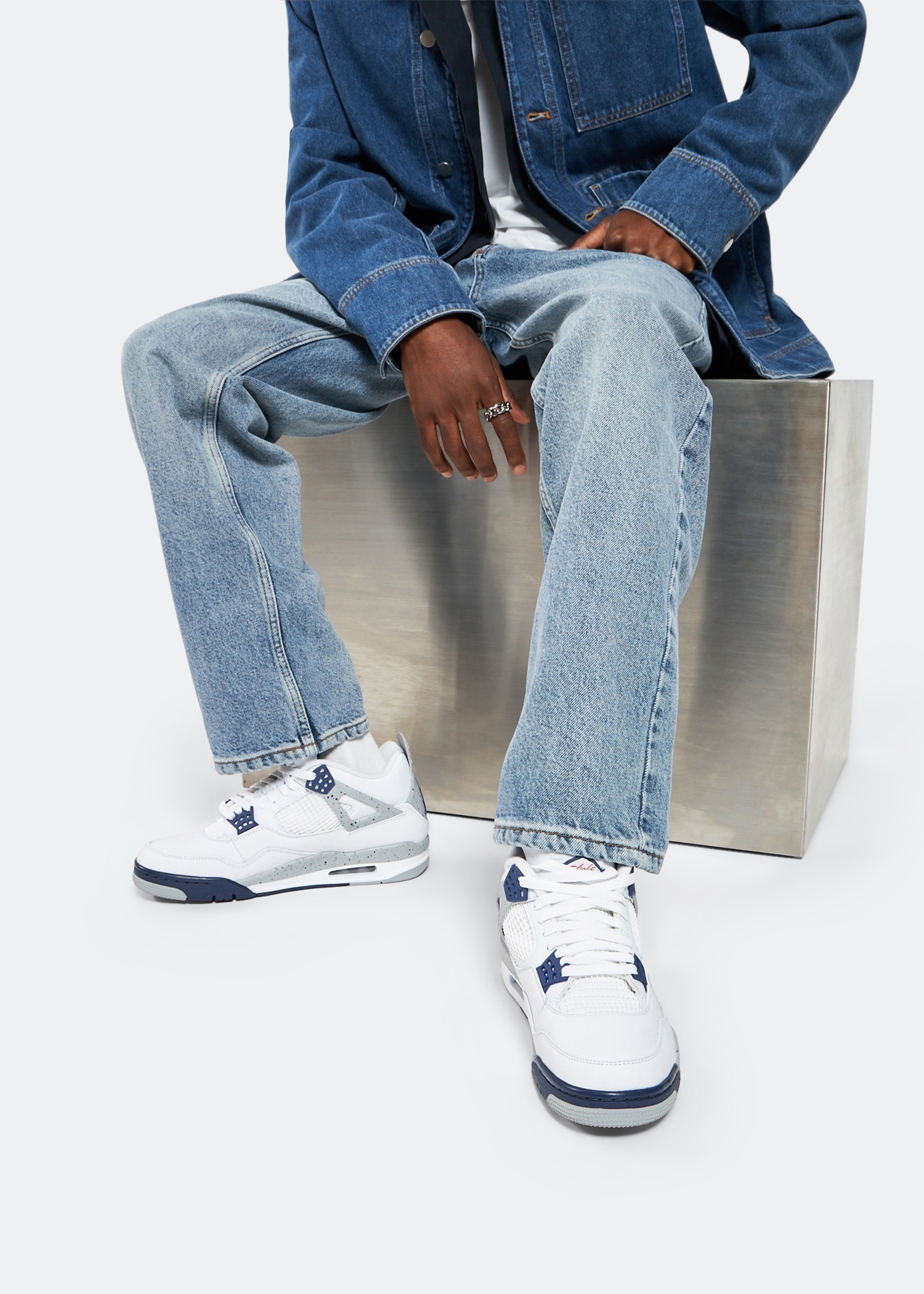 

Air Jordan 4 'Midnight Navy' sneakers, White