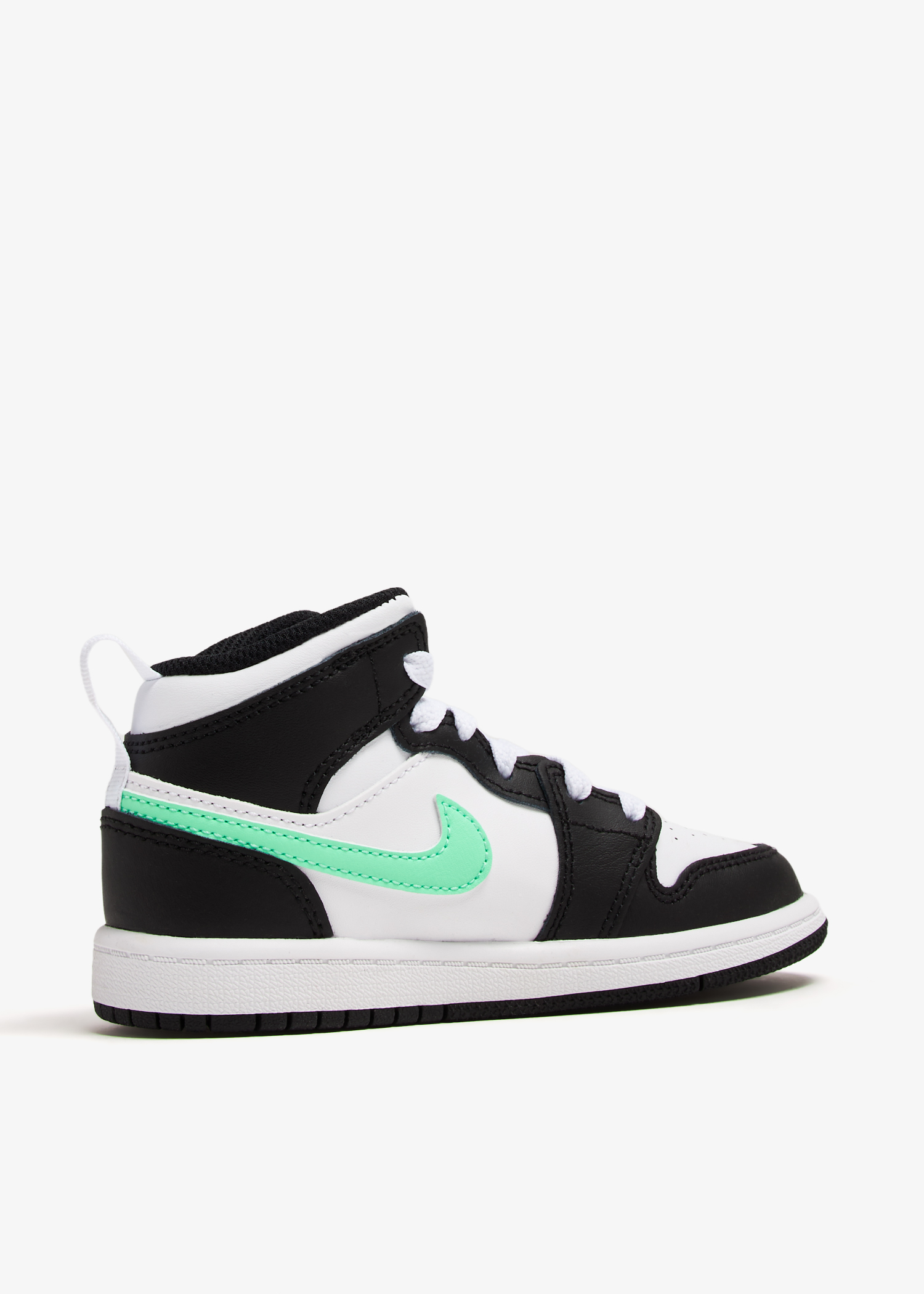 Nike Air Jordan 1 Mid sneakers for Boy White in Bahrain Level Shoes