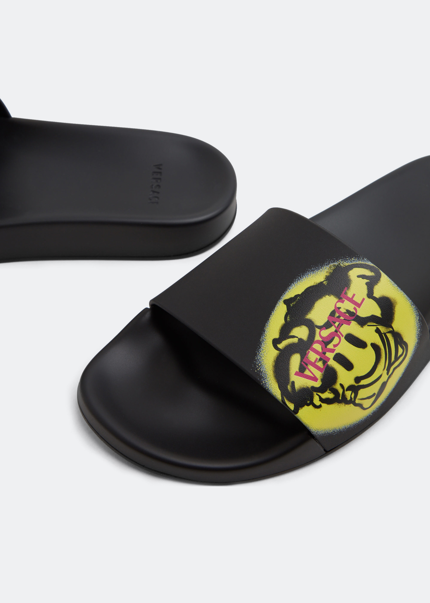 

Smiling Medusa slides, Black