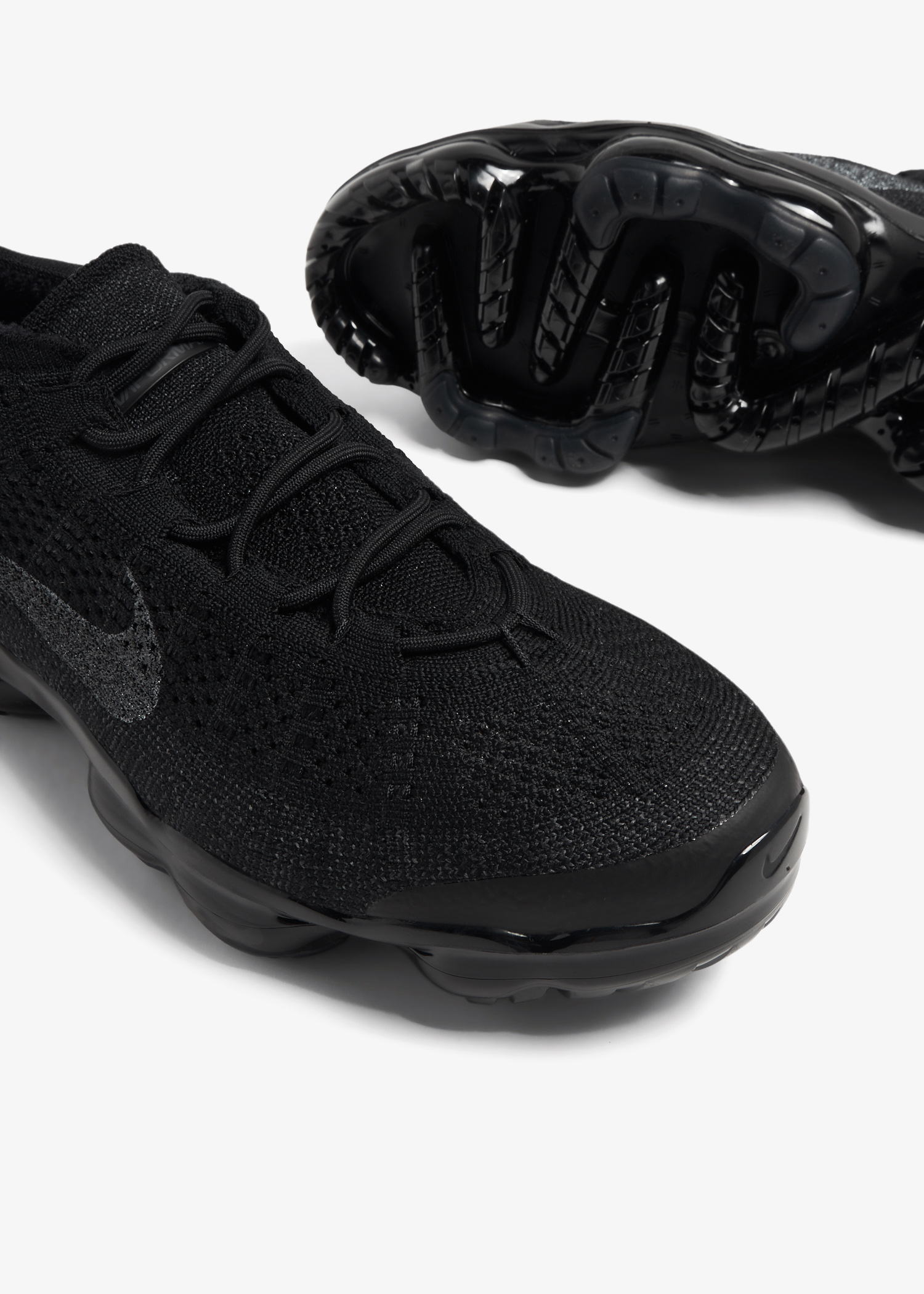 New all black vapormax on sale