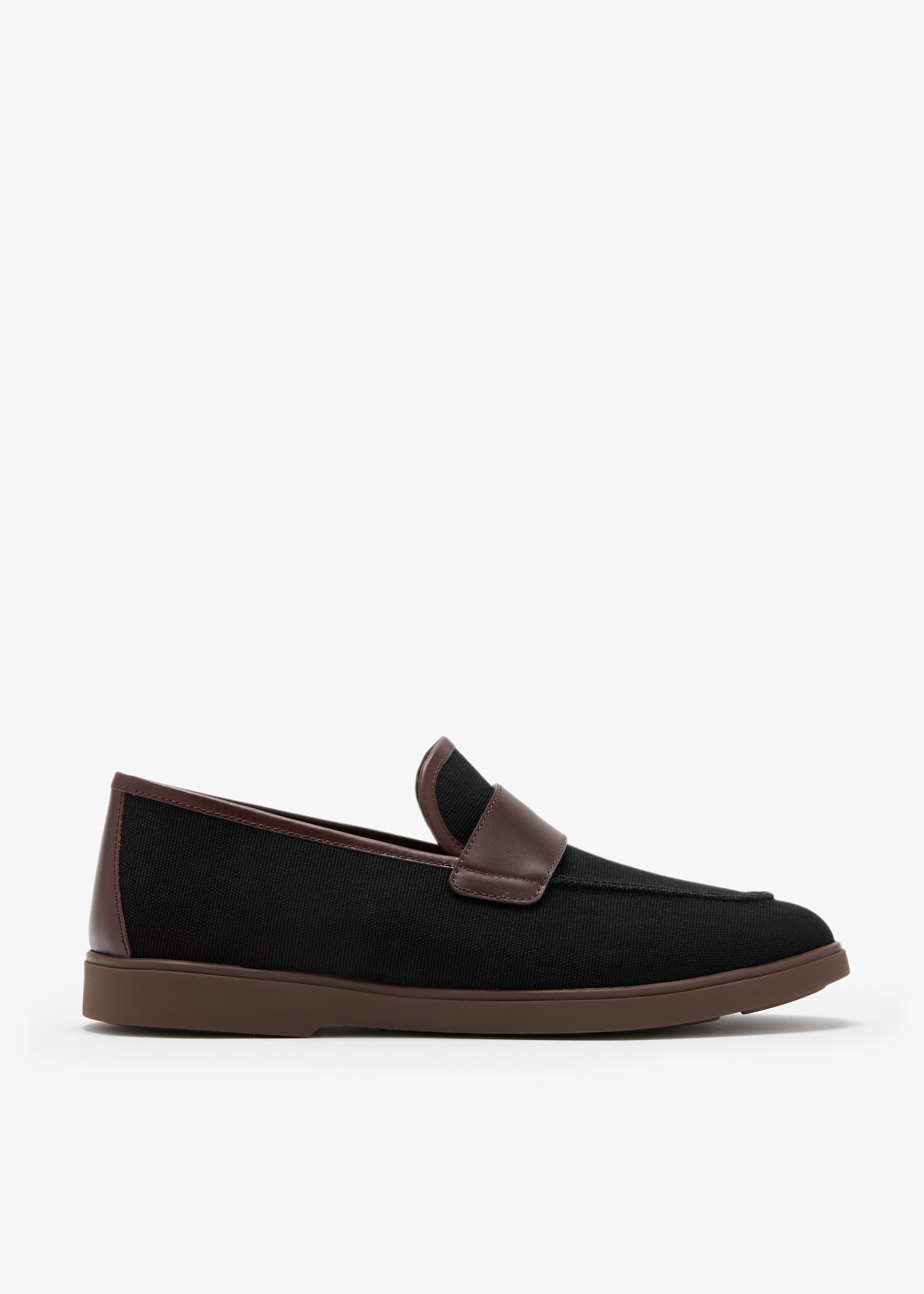 

Berth loafers, Black