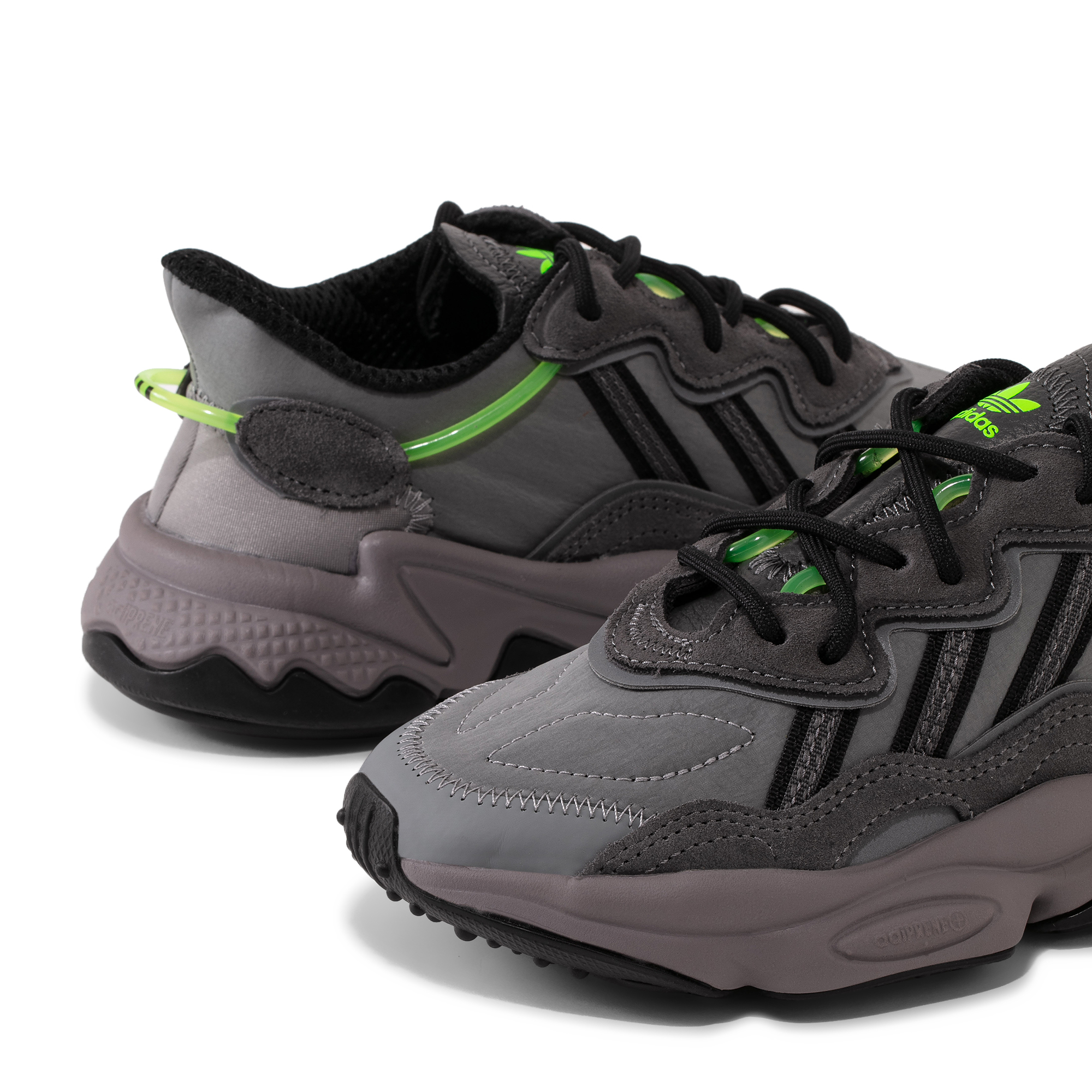 

Ozweego sneakers, Grey