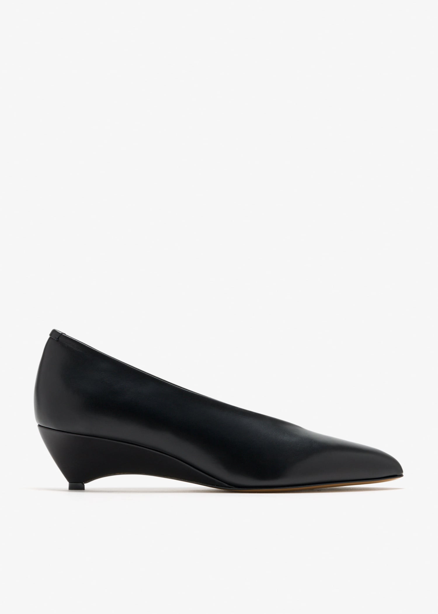 

Arc pumps, Black