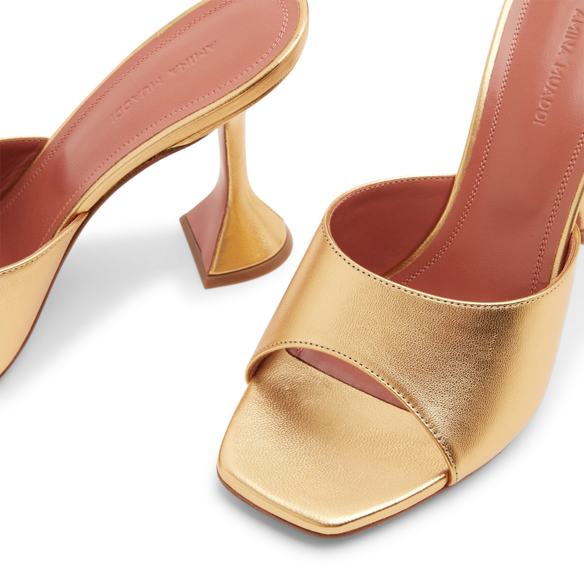 

Lupita mules, Gold