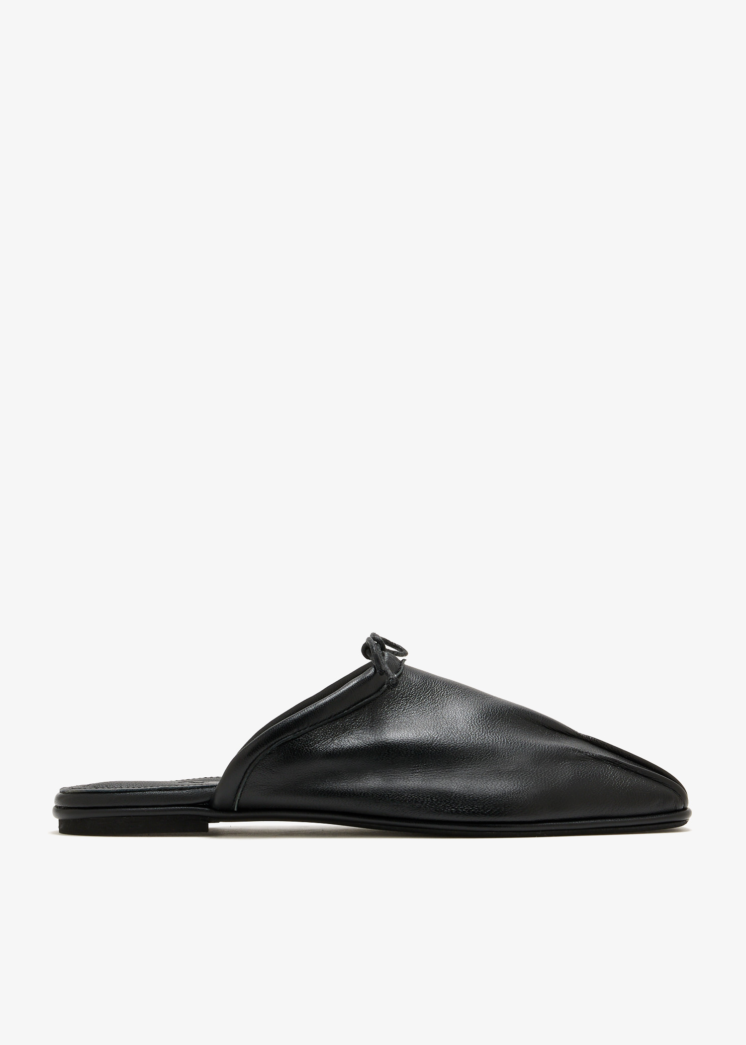 

Lyn mules, Black