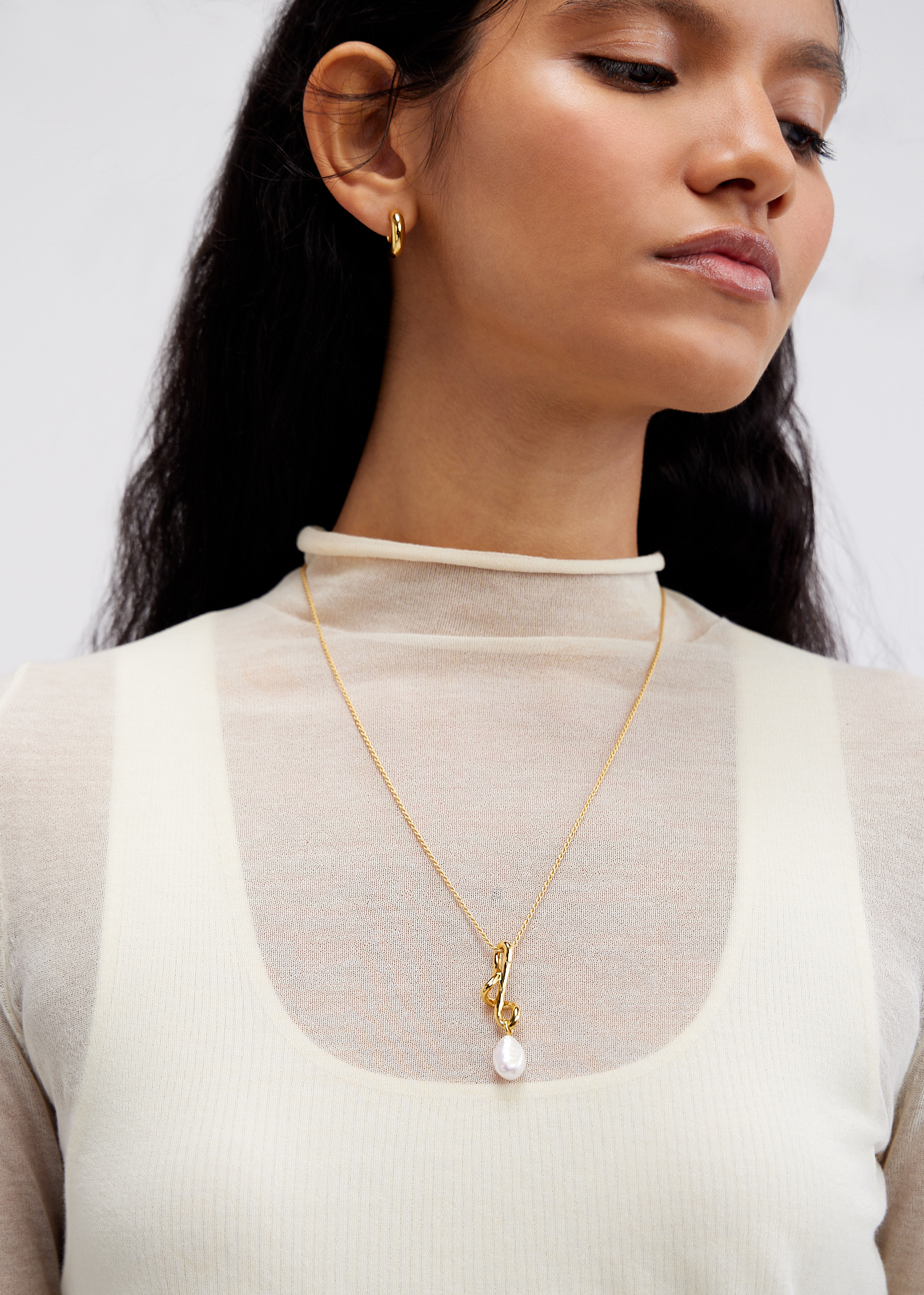 

Molten baroque pearl drop necklace, Gold
