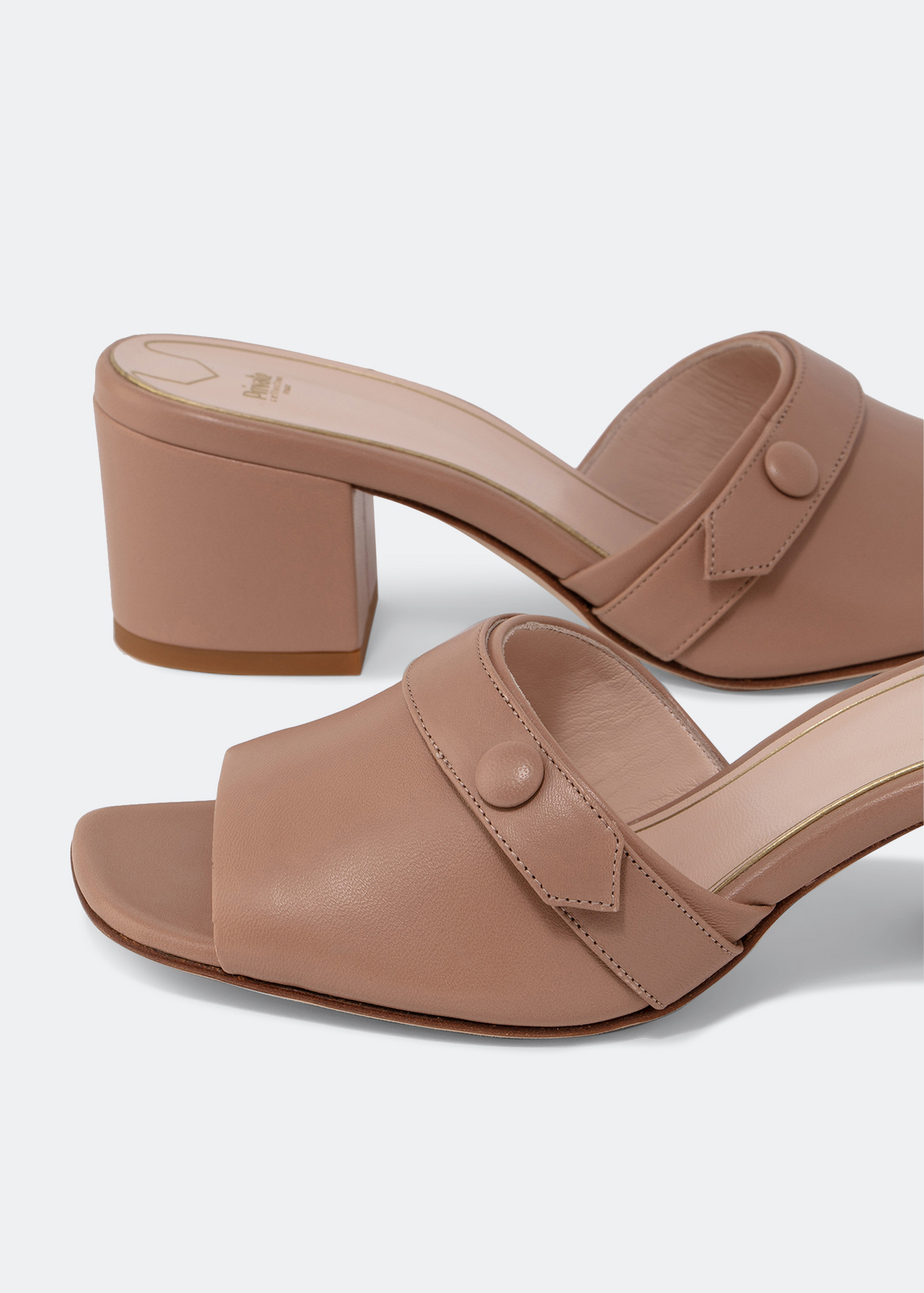 

Novara mules, Brown