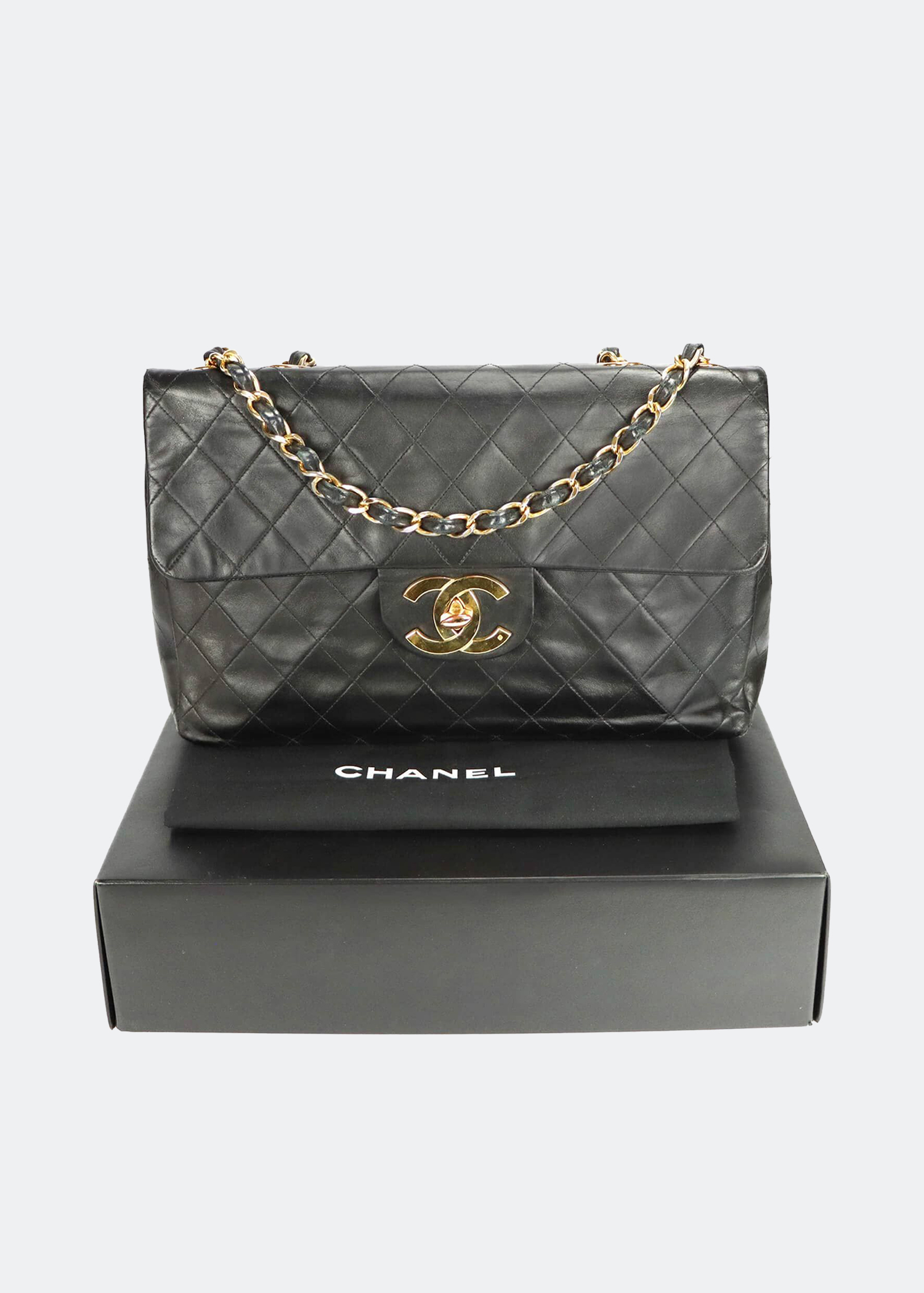 

Vintage classic single flap maxi bag in black lambskin