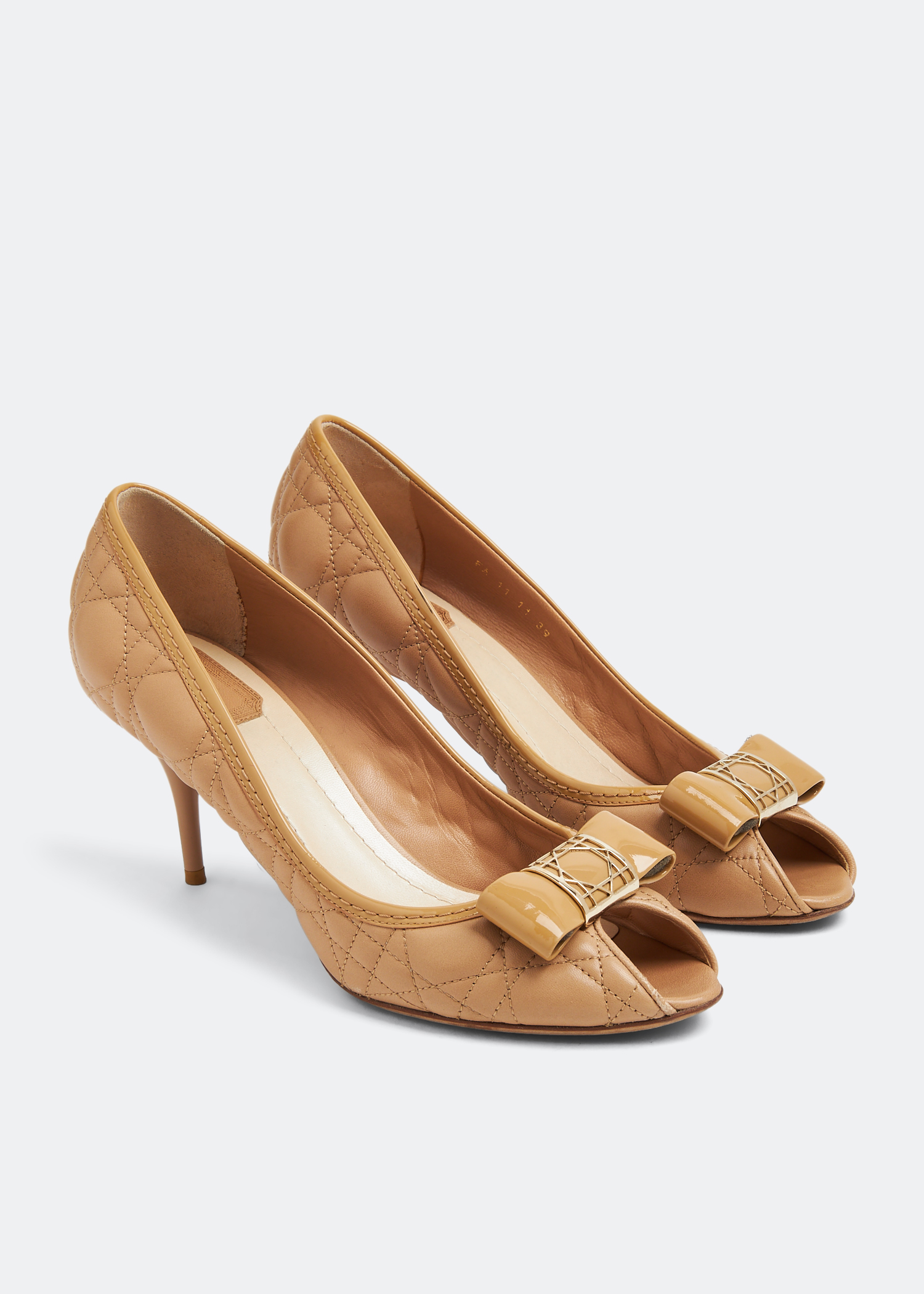

Cannage quilted pumps, Beige