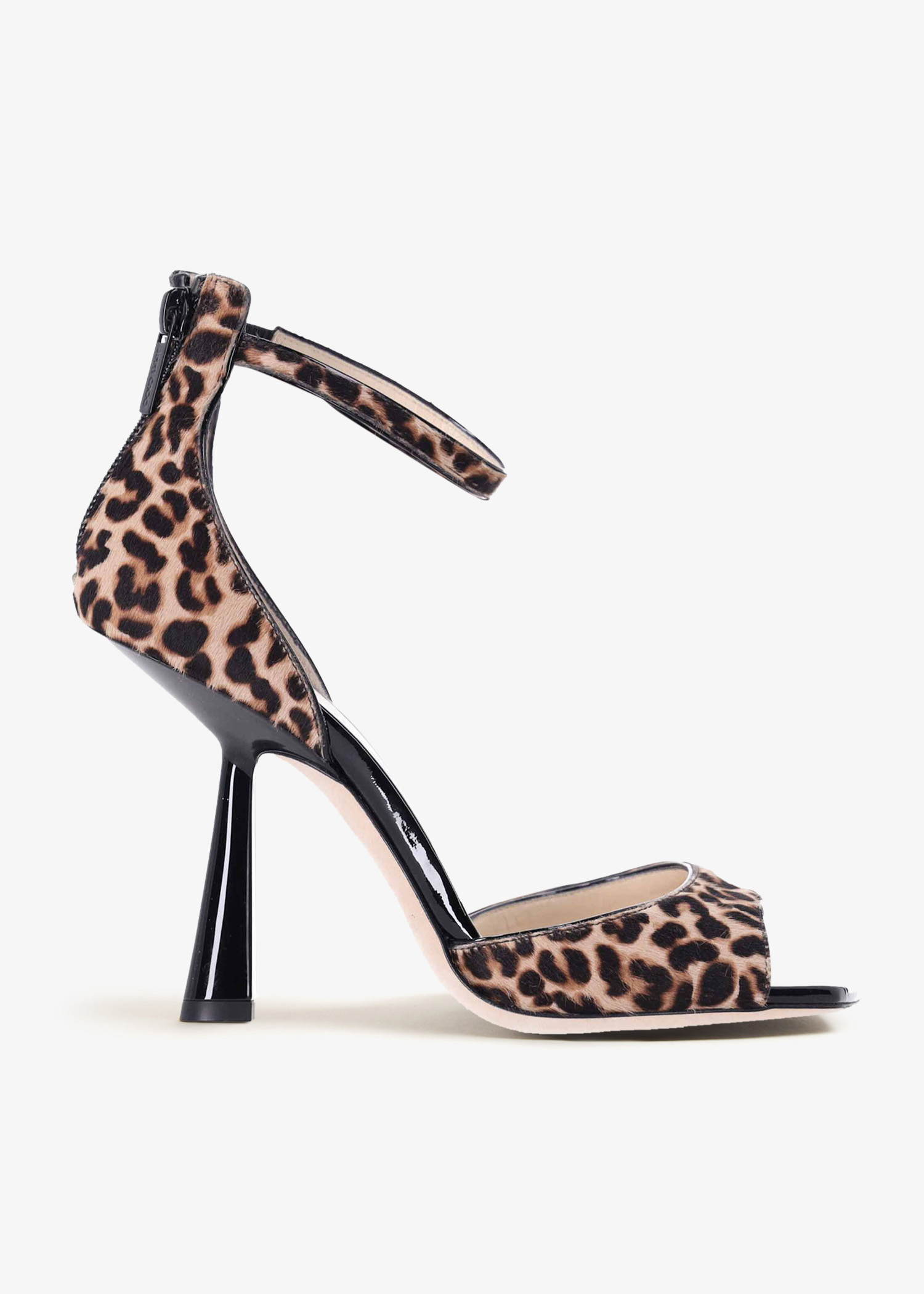

Reon sandals, Animal printed
