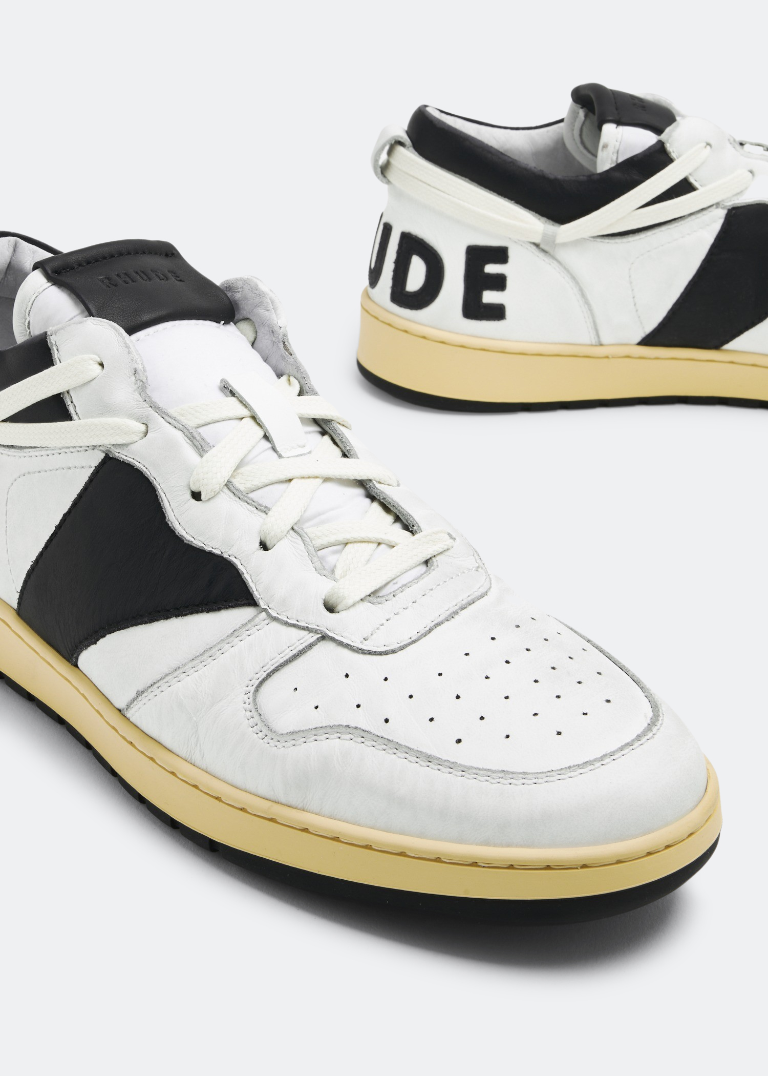

Rhecess low top sneakers, White
