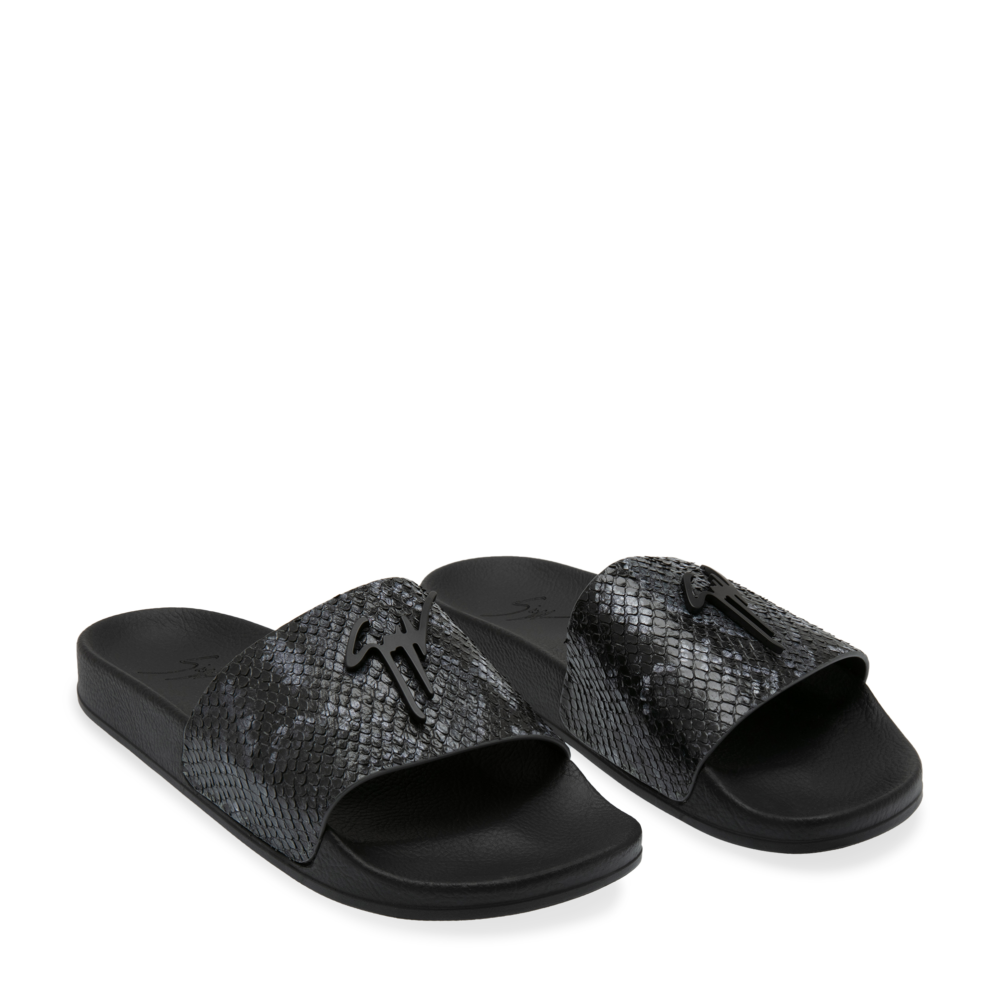 

Brett slides, Black
