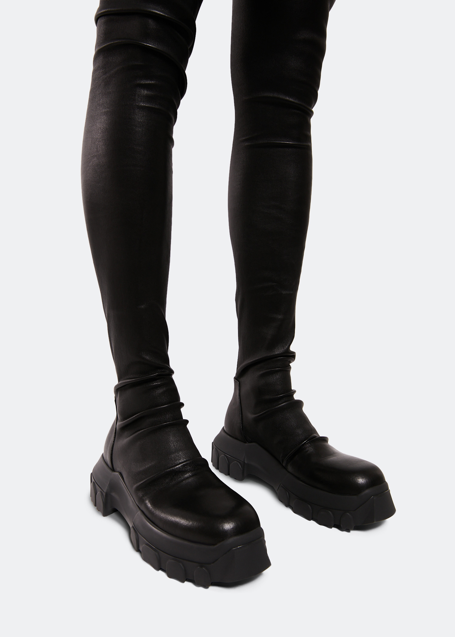 Rick Owens Bozo knee-high tractor boots for Women - Black in Rick Owens Bozo knee-high tractor boots for Women - Black in