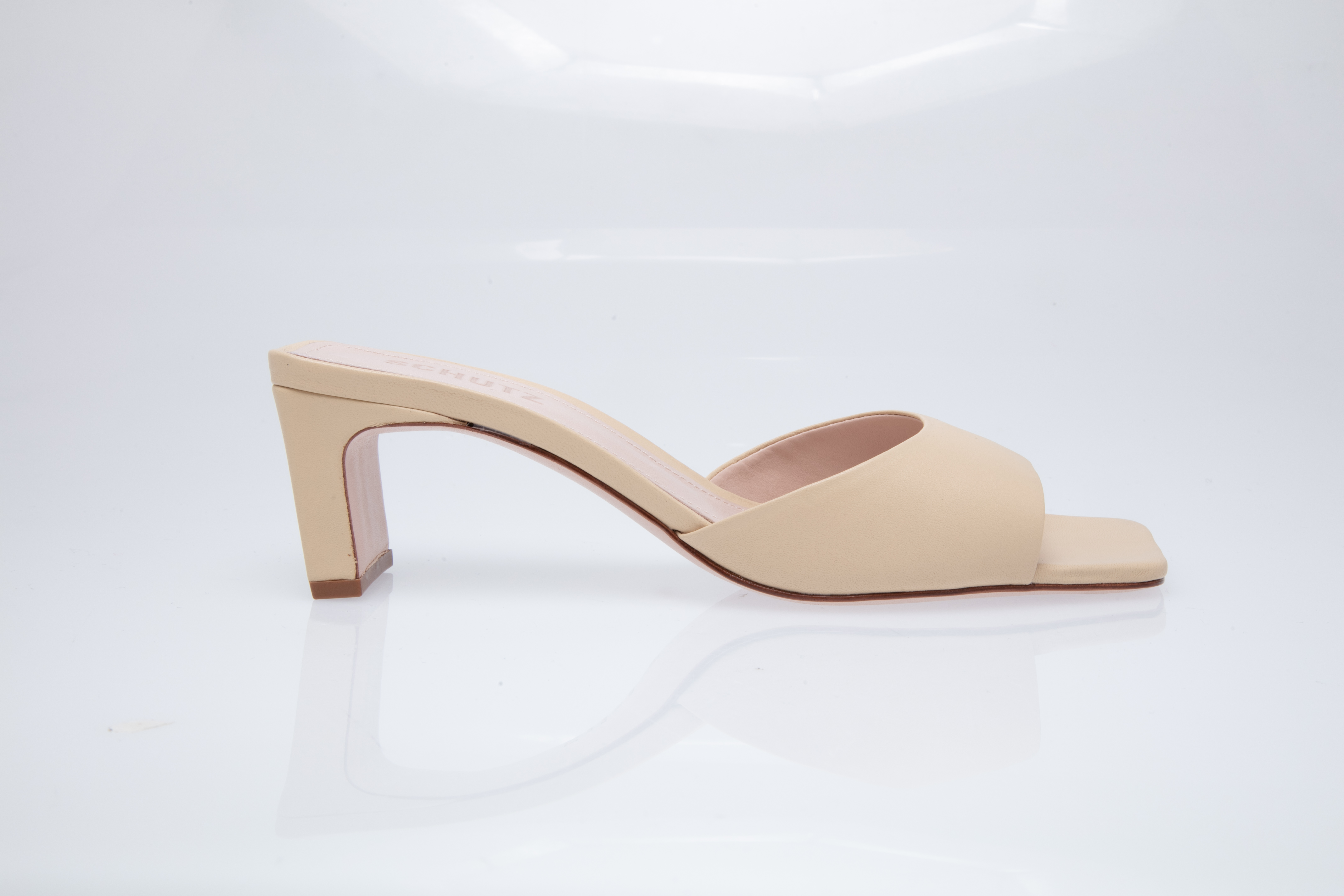 

Leather mules, Beige