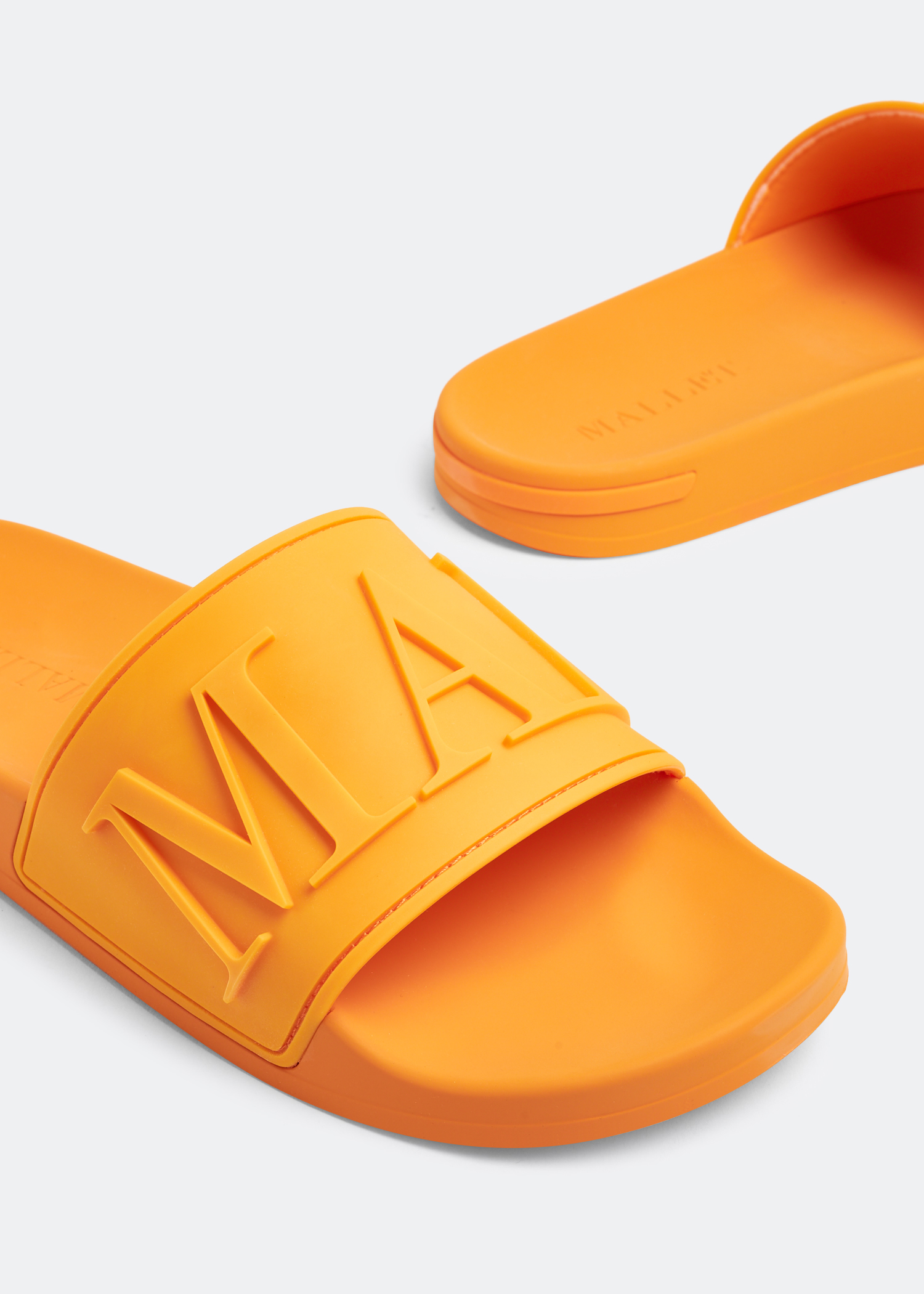 

Split logo slides, Orange