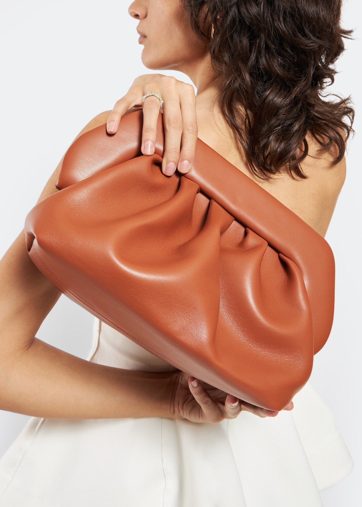 

Bios clutch, Brown