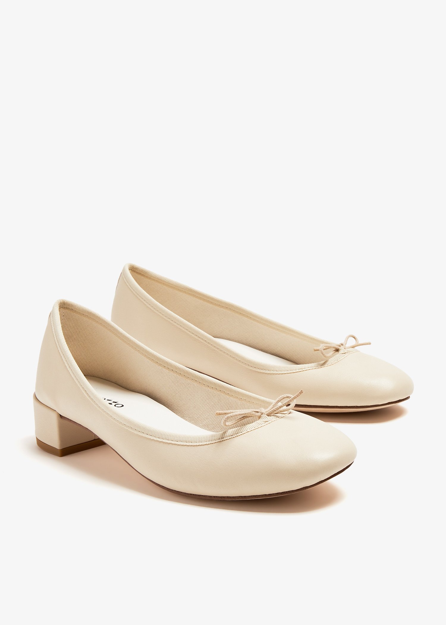Repetto Camille ballerinas for Women - Beige in UAE | Level Repetto Camille ballerinas for Women - Beige in UAE | Level