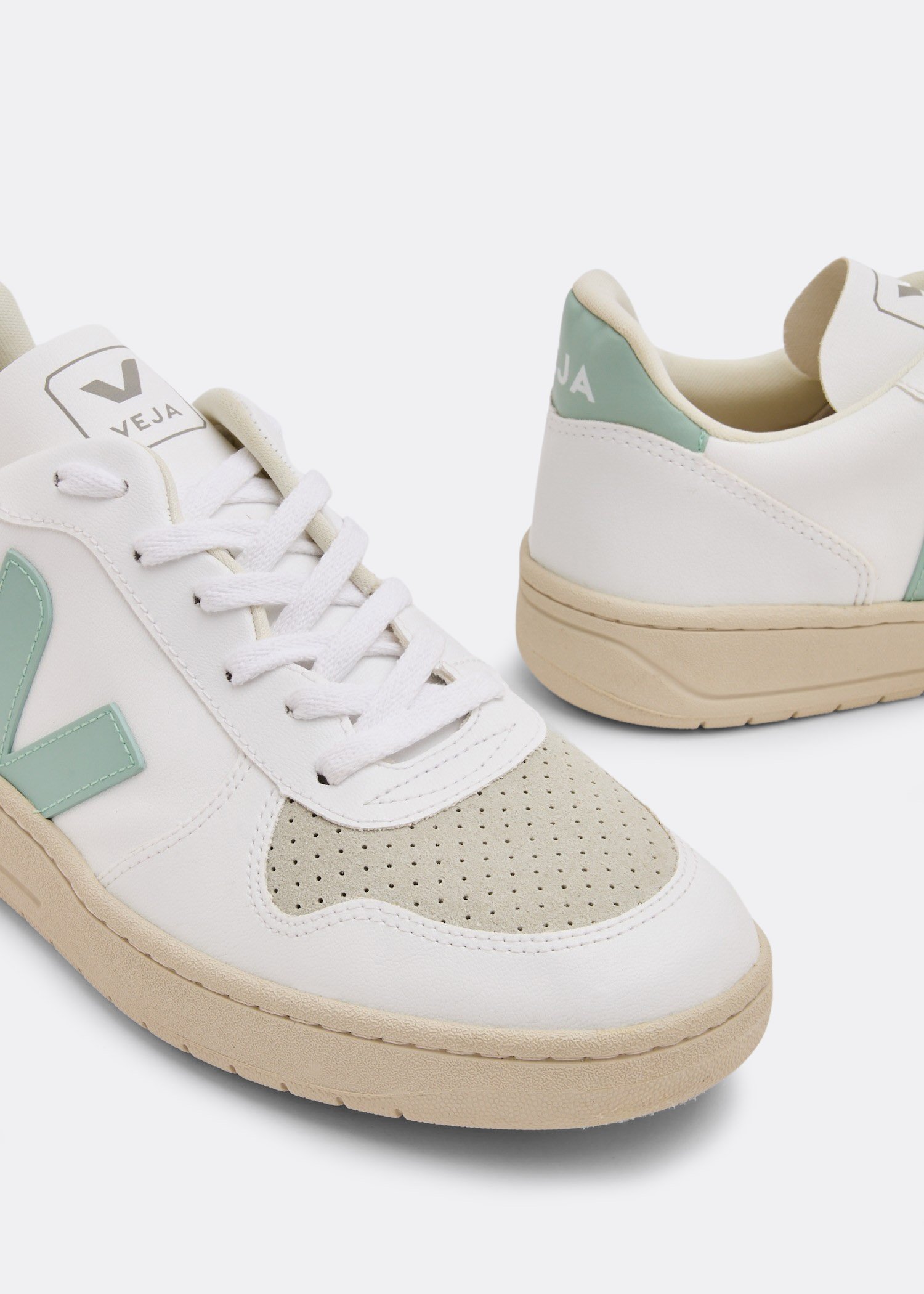 

V-10 sneakers, White
